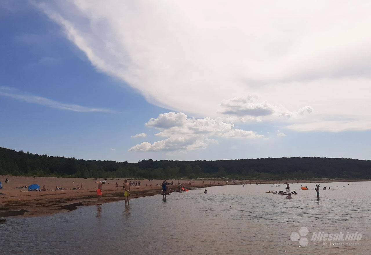FOTO | Vikend guštanje na Buškom jezeru