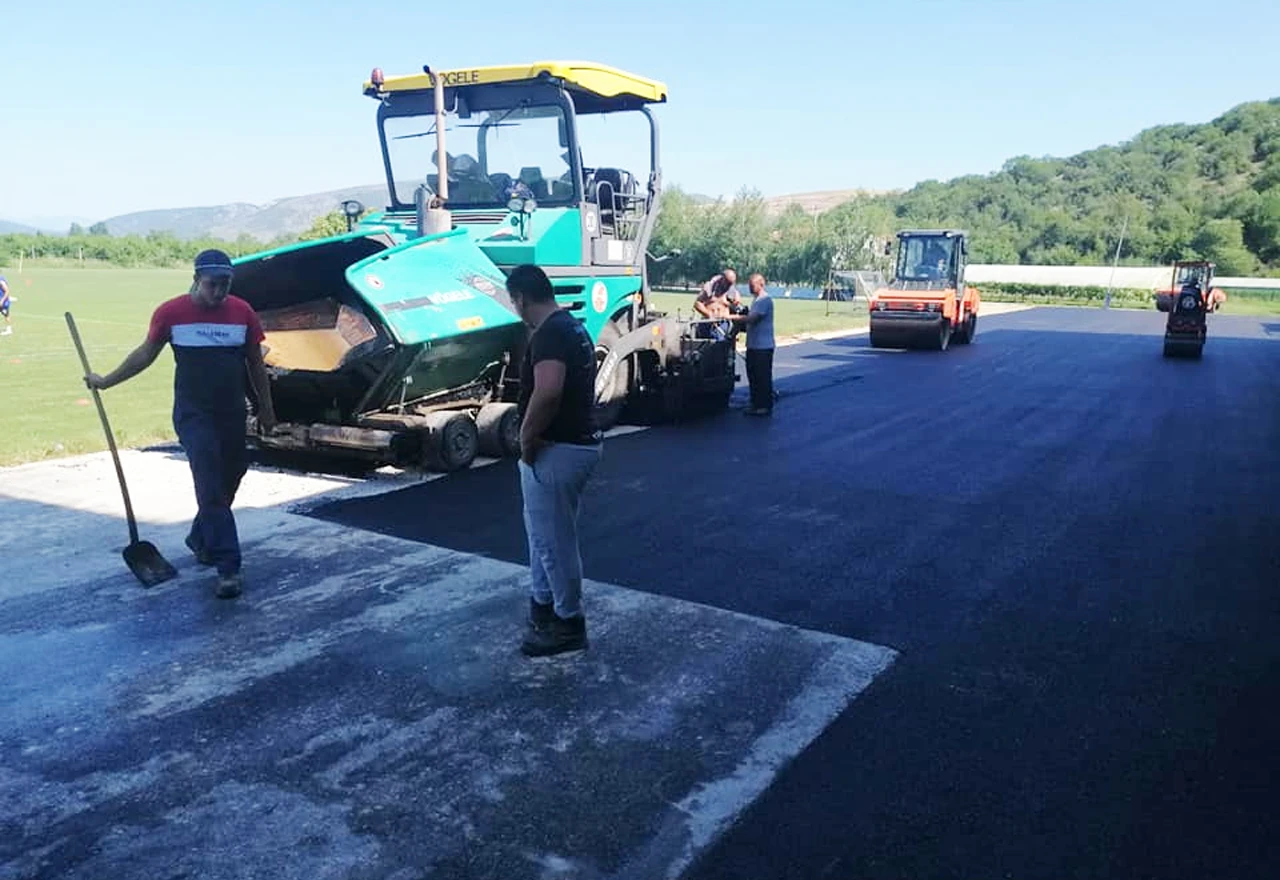 Gabeljani asfaltirali parking iza zapadne tribine