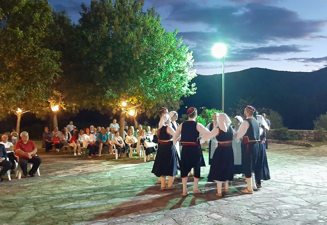 Ivanjski Krijesovi u Hutovu