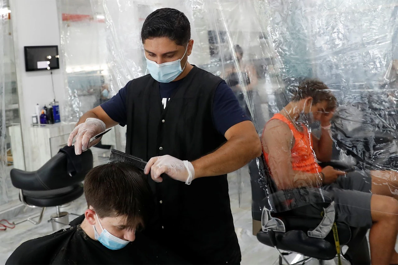 Nakon 100 dana New York otvorio frizerske salone i dućane