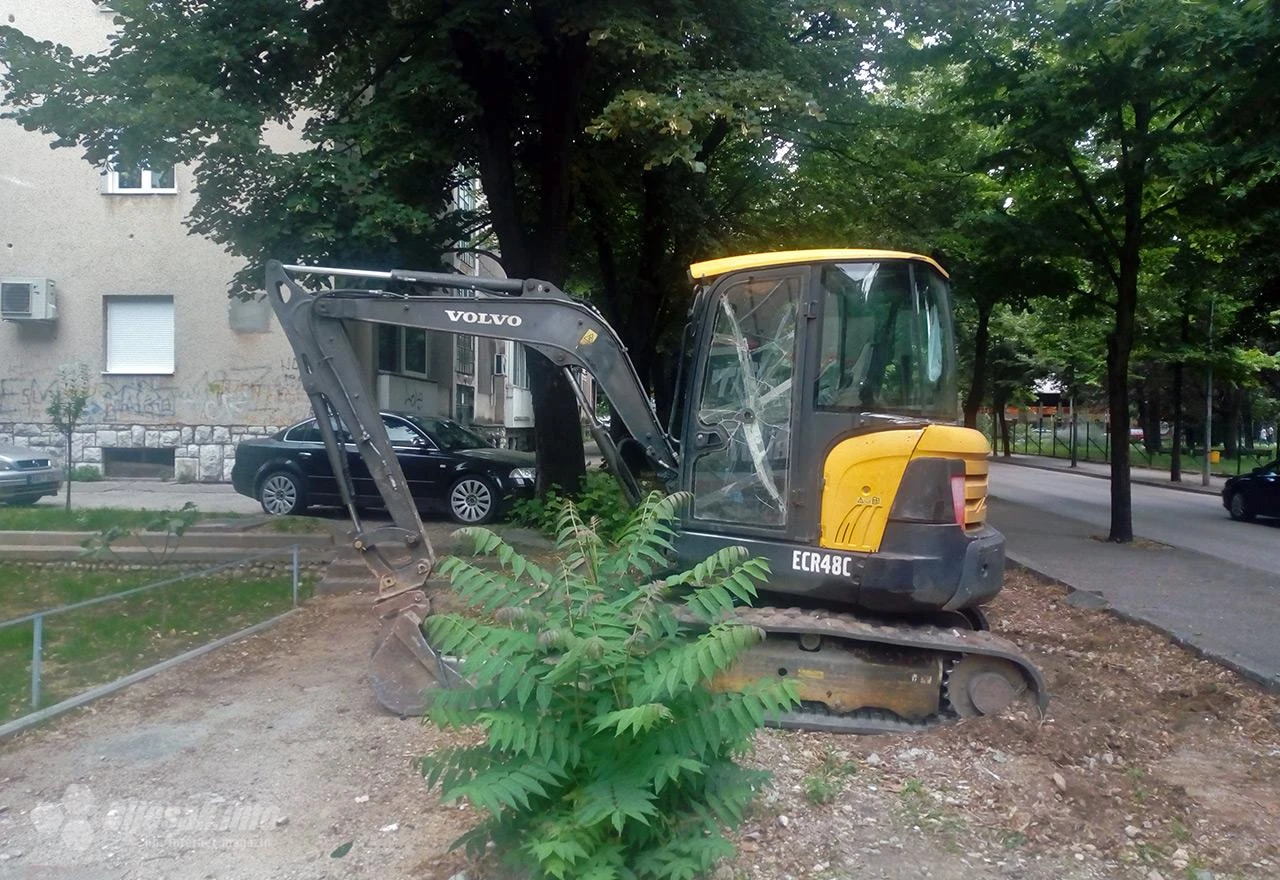 Nakon više od 5 godina: Uređuje se površina u Zvonimirovoj ulici