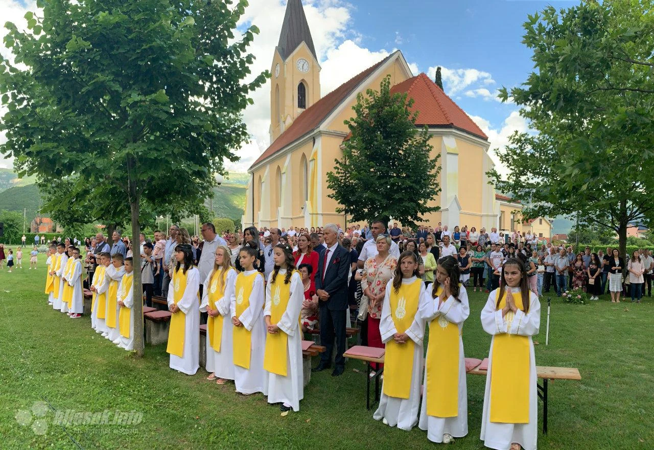 Blagdan Srca Isusova u Potocima: Prva pričest i Lipanjske zore