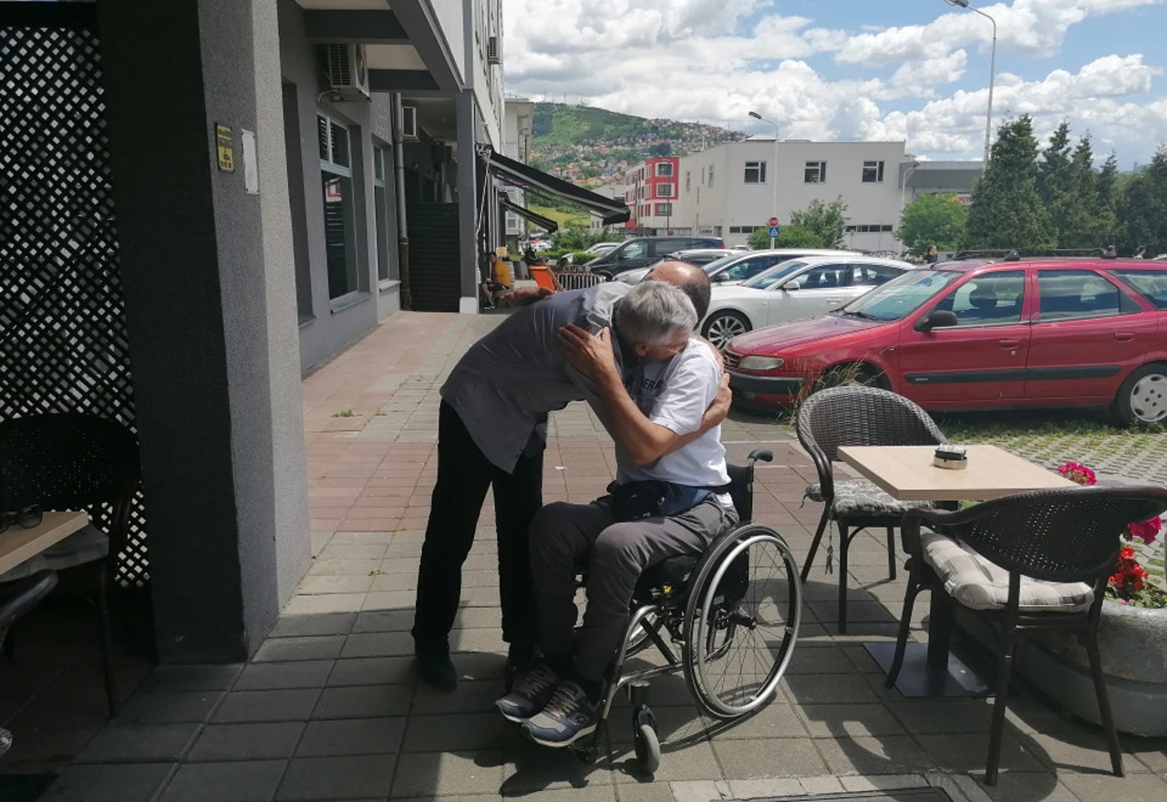 Prvi zagrljaj nakon 25 godina: Kako je Ismet Mršević spasio život Dževadu Pintolu