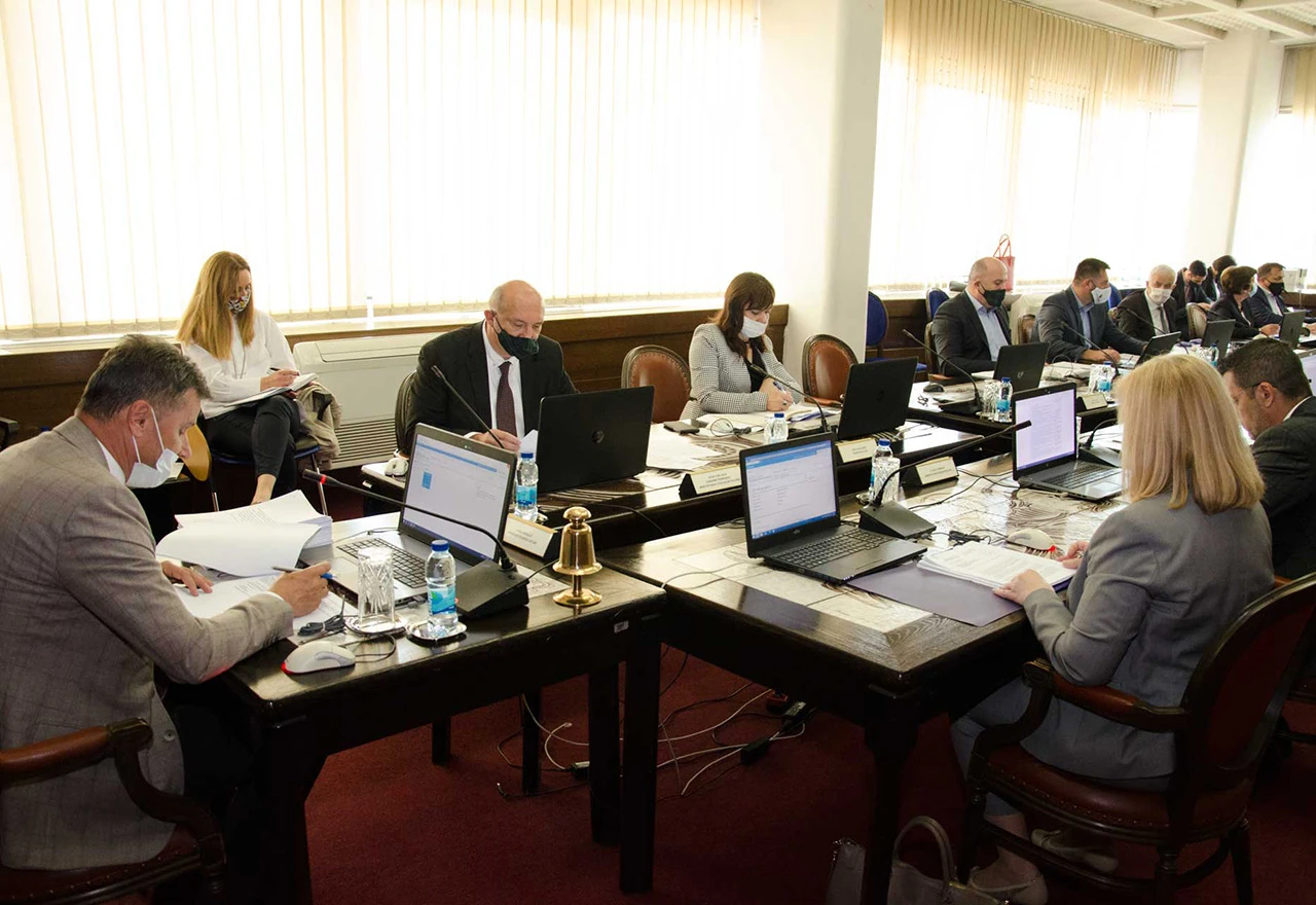 Vlada usvojila uredbu kojom će spašavati gospodarstvo od pandemije