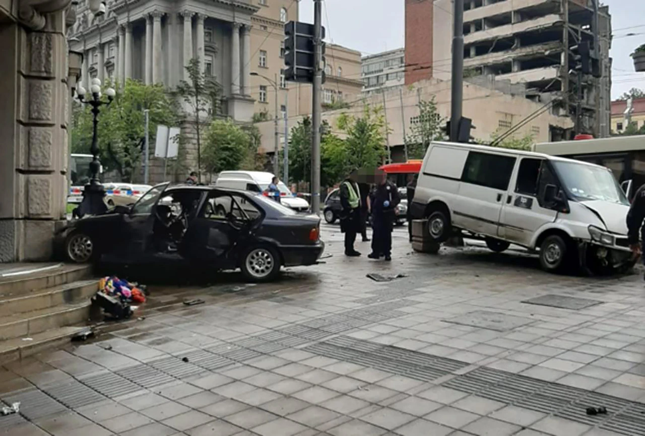 VIDEO| Troje poginulih, osmero ozlijeđenih u prometnoj nesreći u centru Beograda