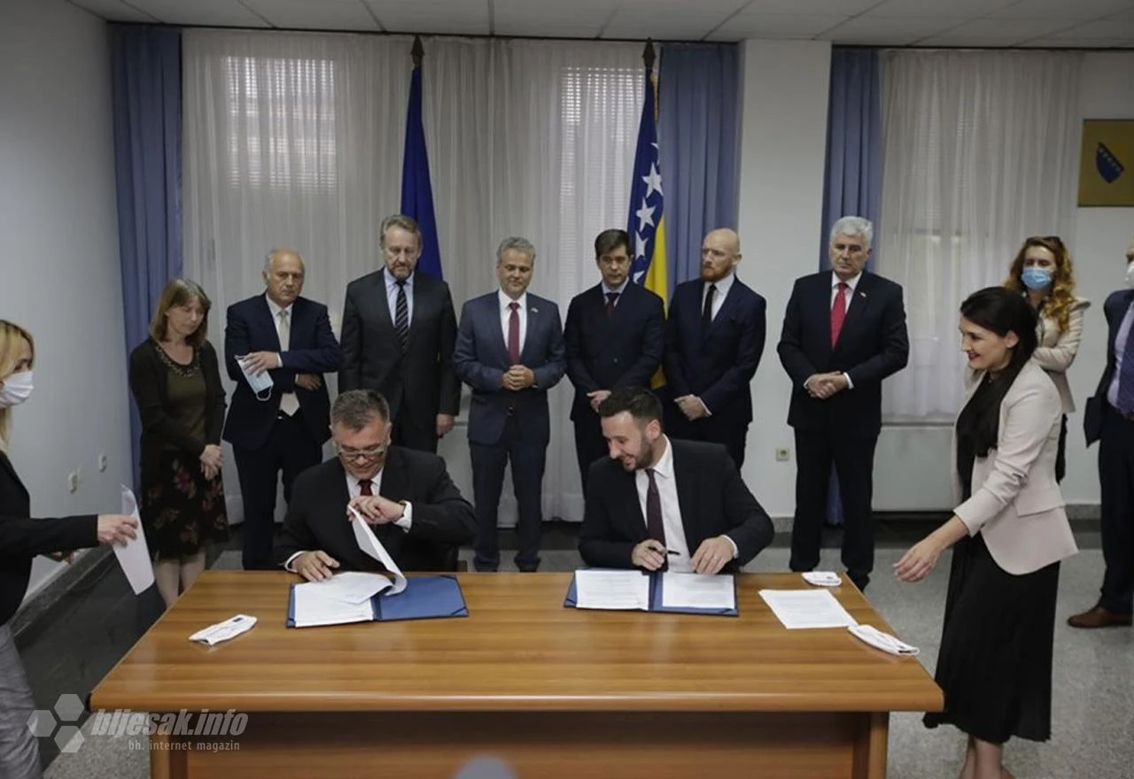Borrelli i Várhelyi o Mostaru: Korak ka EU