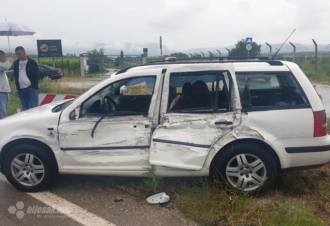 Mostar: Jedna osoba lakše ozlijeđena u sudaru kamiona i automobila