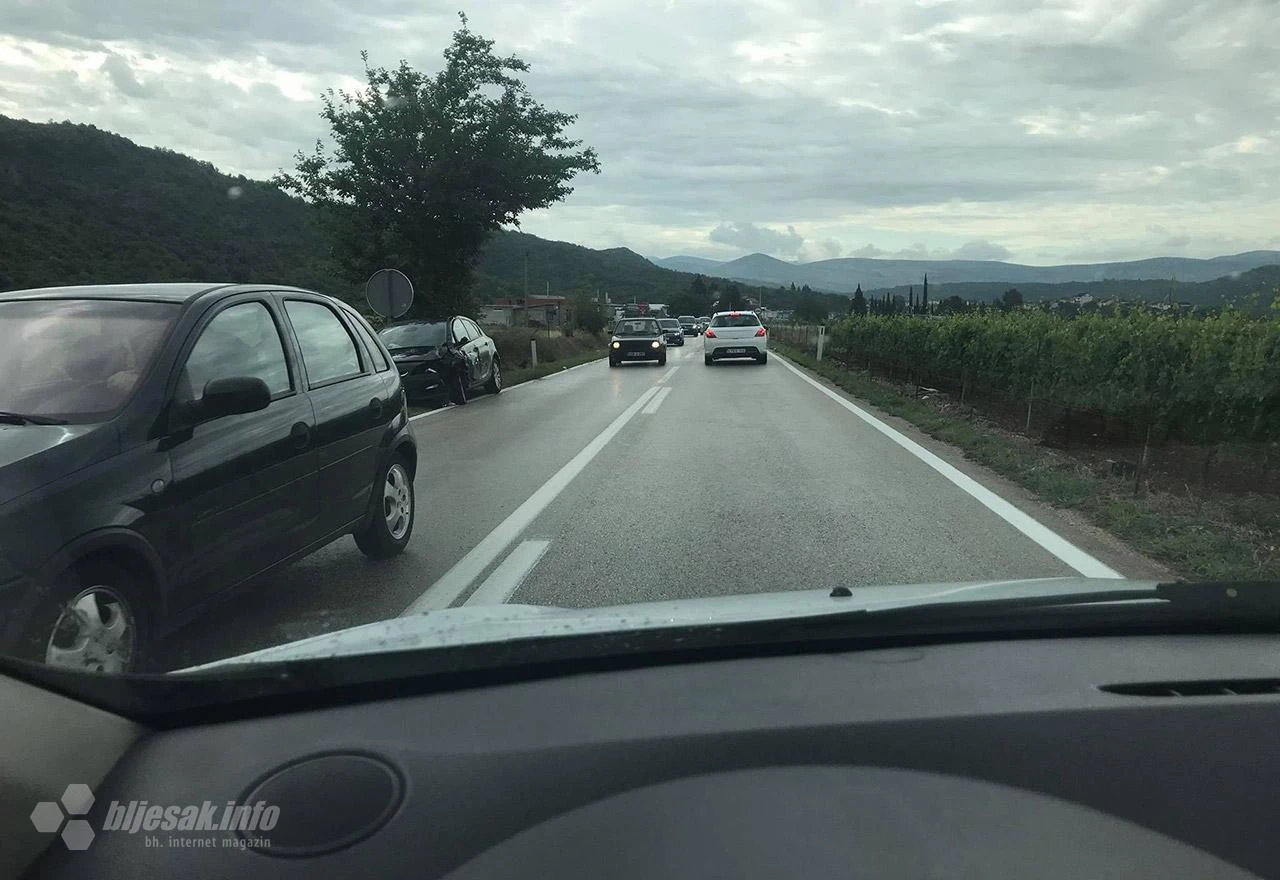 Lakša prometna nezgoda u blizini Stoca