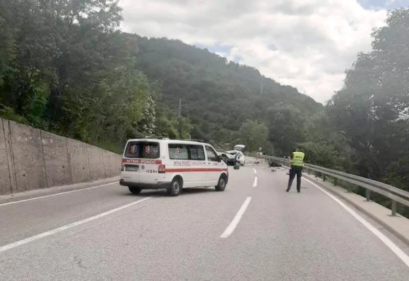 Dvoje mrtvih u prometnoj nesreći na M-17
