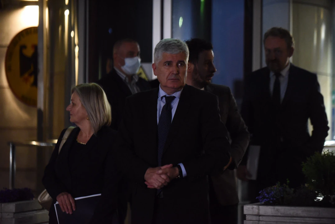 Nakon pet sati razgovora o Mostaru lideri bez riječi