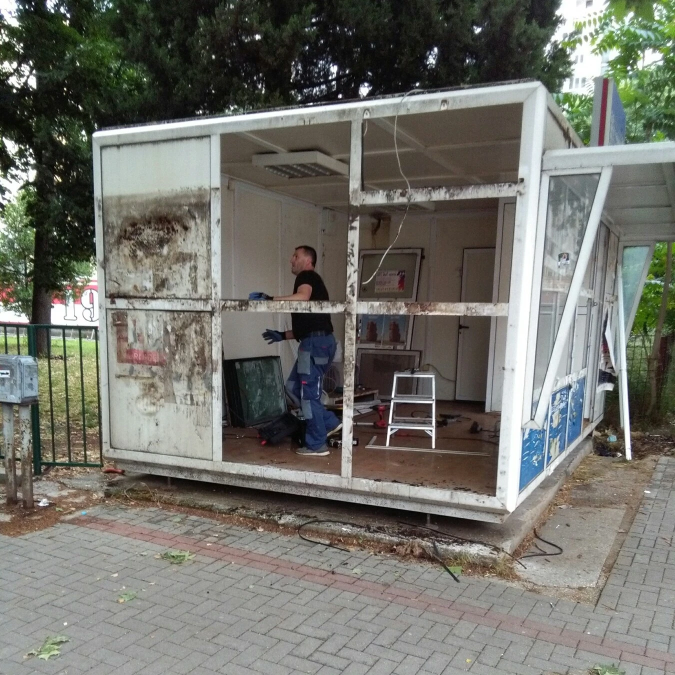 Uklonjen kiosk u Ulici Stjepana Radića