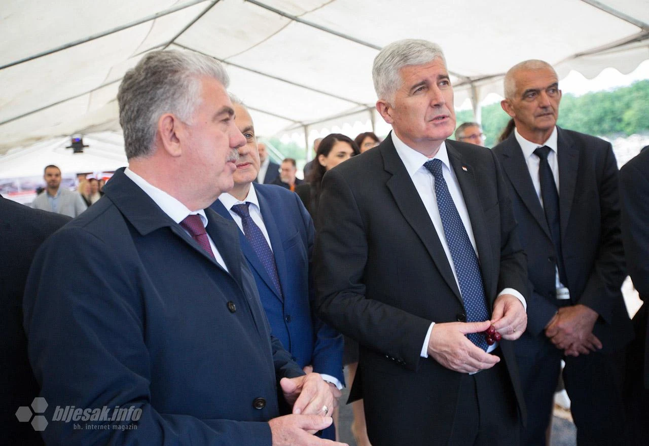 Plenković i Čović u Kruševu položili kamen temeljac za Podravkinu tvornicu