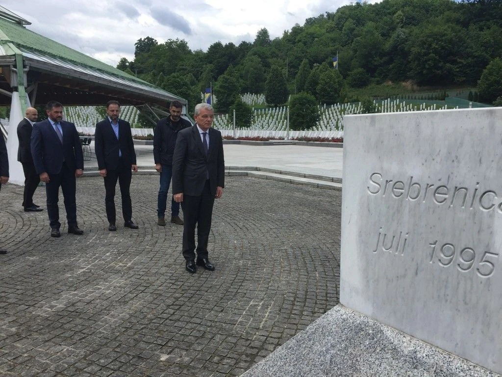 Džaferović: Donijeti zakon o zabrani negiranja genocida