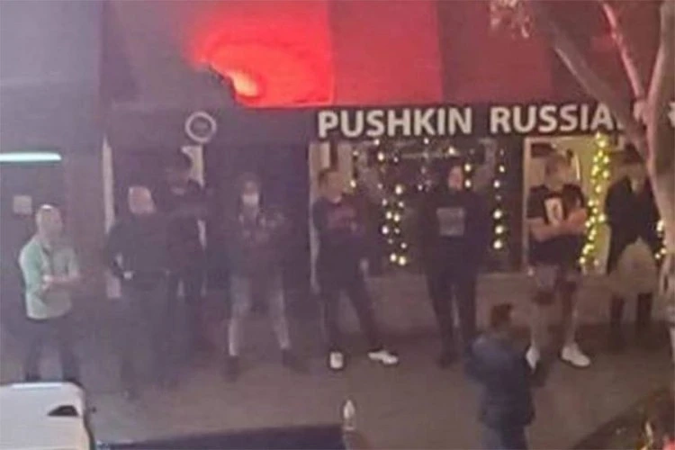 Prosvjednici u Americi demoliraju sve redom, ali ovaj ruski restoran ne 