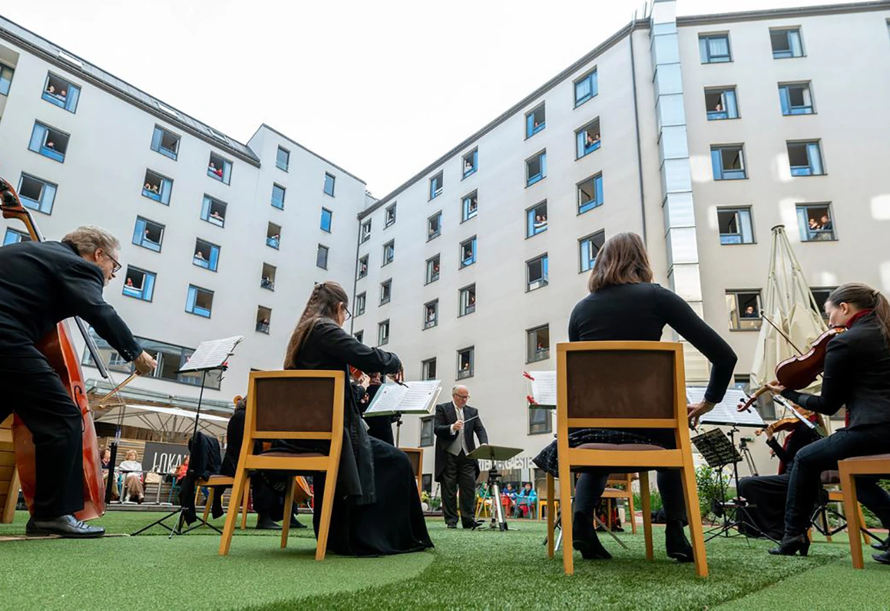 Posjetitelji oduševljeni: Hotelske sobe pretvorili u lože, a atrij u pozornicu