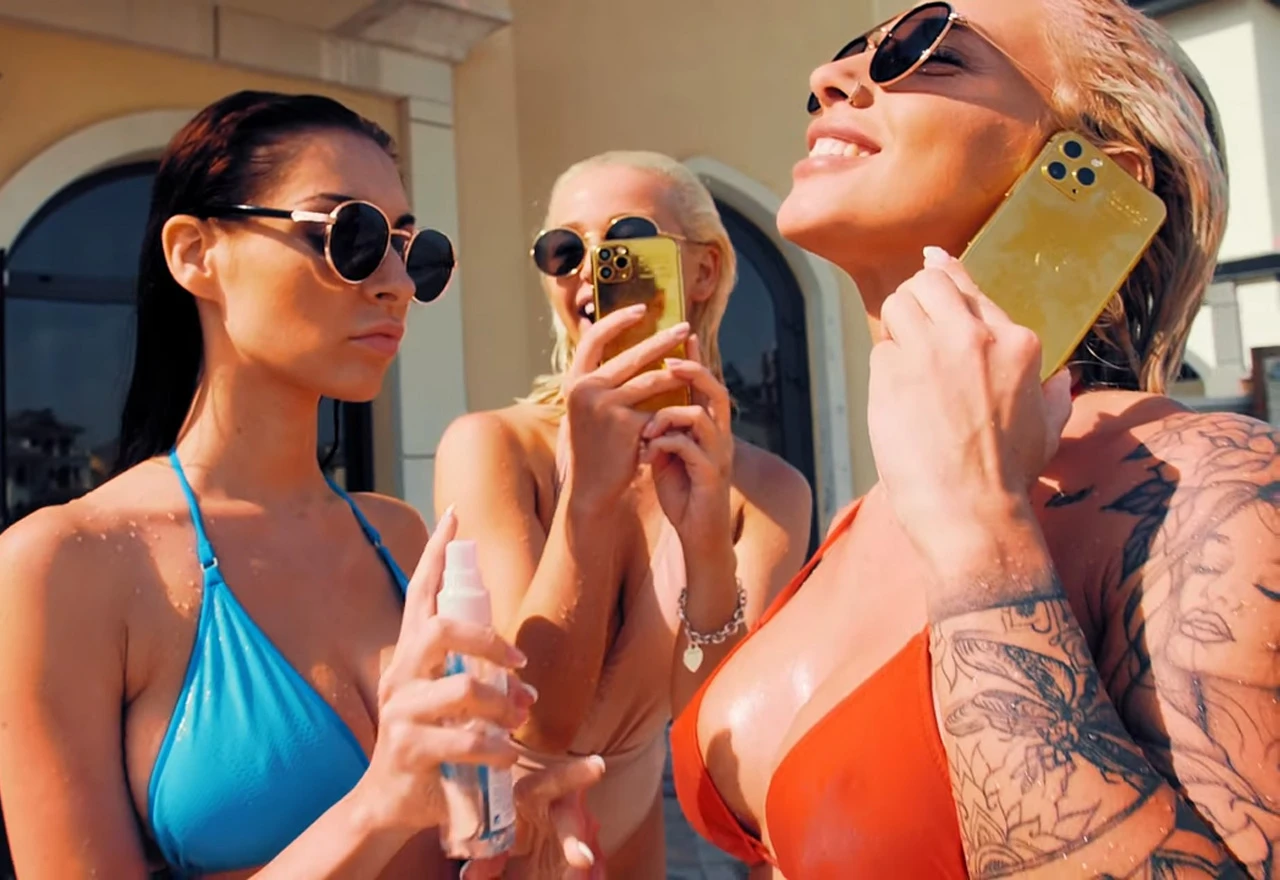 Escobar prodaje pozlaćeni iPhone 11 Pro i tuži Apple