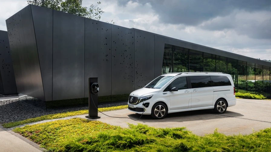 VIDEO | Nitko nema što Mercedes ima!