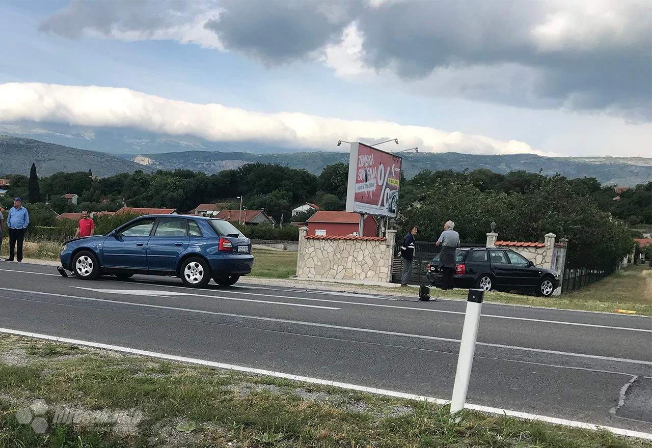 Prometna nesreća kod Mostara, vozilo završilo pokraj ceste