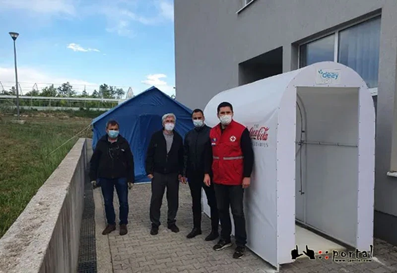 Ljubuški: Postavljen prvi dezinfekcijski tunel ispred Staračkog doma