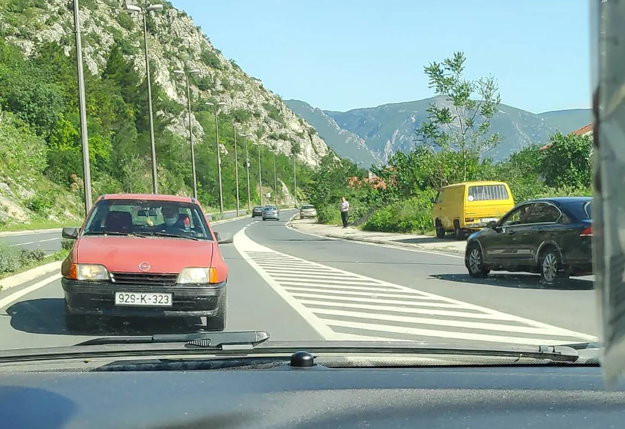Kadettom u pogrešnom smjeru preko Bulevara