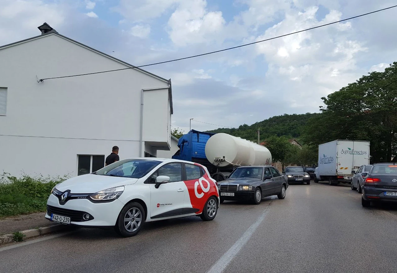 Ljubuški: Cisterna se zabila u kuću
