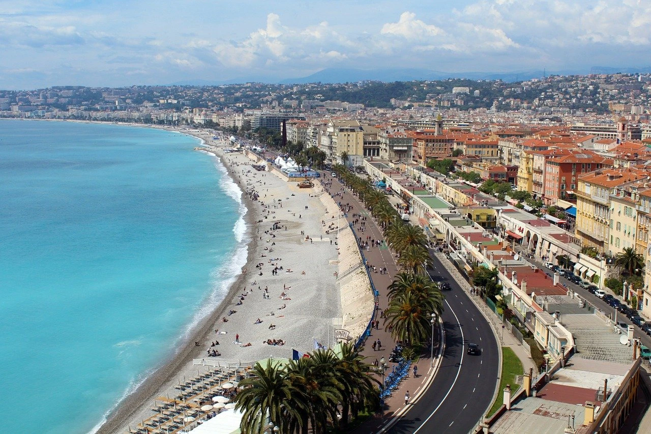 Plaže otvorene za kupanje, sunčanje zabranjeno