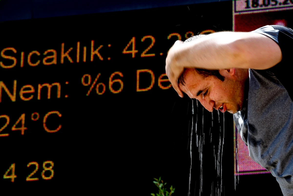 Svibanjske vrućine u Antaliji: Rekordna temperatura od 42,7 stupnjeva
