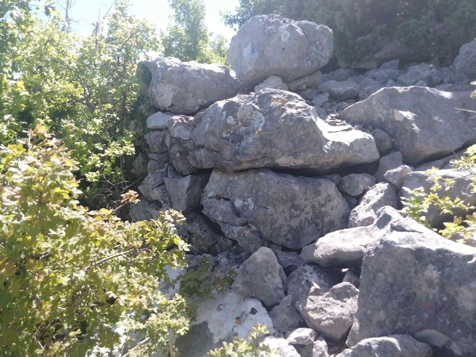 'Ravanjska Mikena' - nevjerojatna kiklopska gradina kod Ravnog