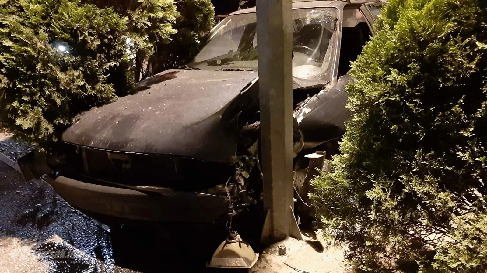 Mostar: Audijem pokosio stupove javne rasvjete