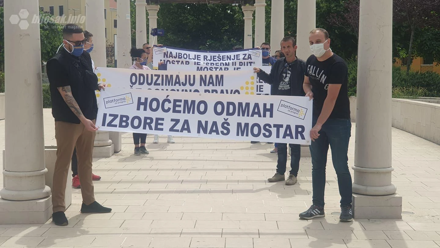 Mostar: Prosvjed 5 do 12, krenuo  u 12