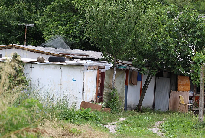 Uskoro gradnja zgrada koje će zatvoriti izbjeglički kamp u Tasovčićima