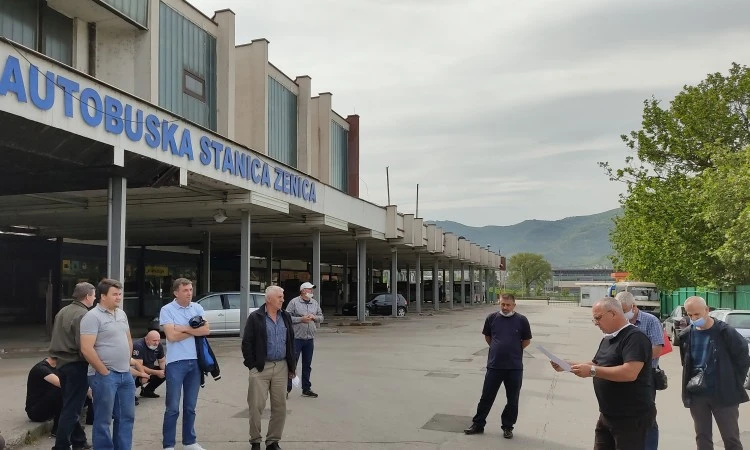 Proradio gradski prijevoz, Autobusni kolodvor i dalje blokiran