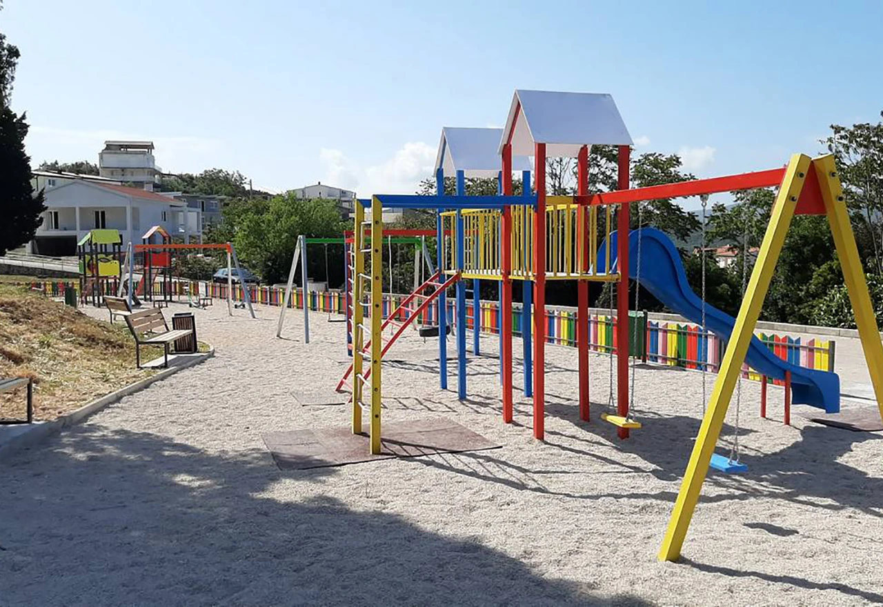 Završeni radovi: Neumski mališani dobili uređeno igralište
