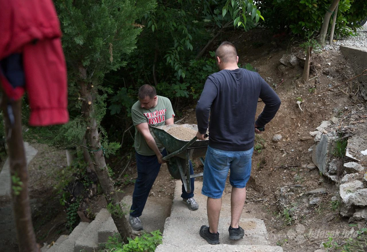 Kad se male ruke slože: Sređena plaža kod Carinskog mosta
