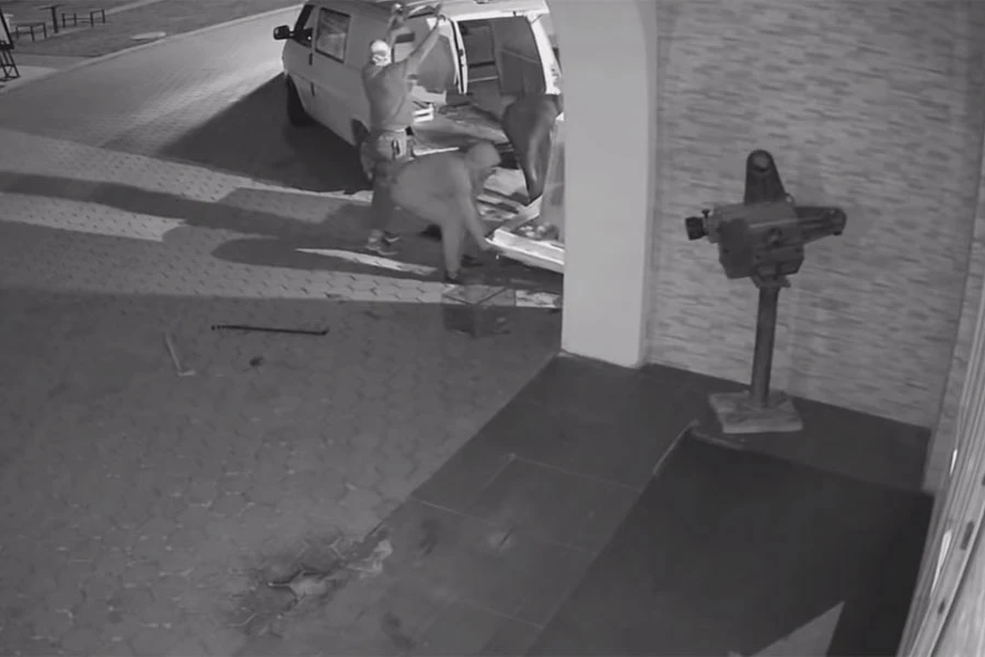 Pogledajte video filmske krađe bankomata u Gračanici