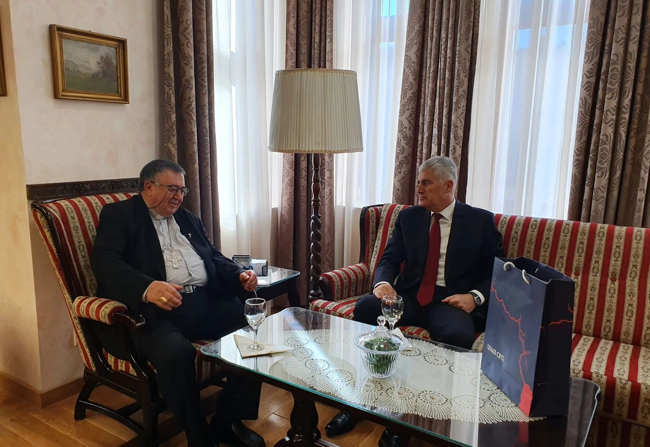 HNS uz Puljića: Napadi na Katoličku Crkvu i Hrvate u BiH 