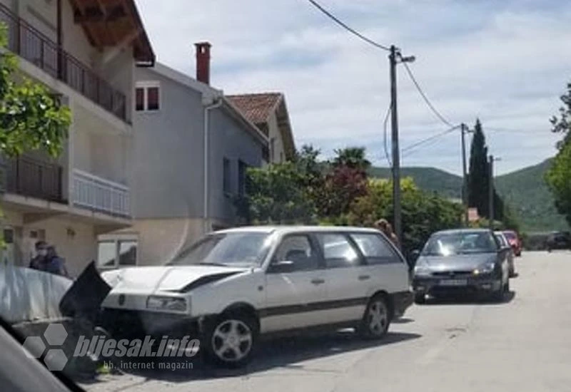 Smrčenjaci: Passat se zabio u zid