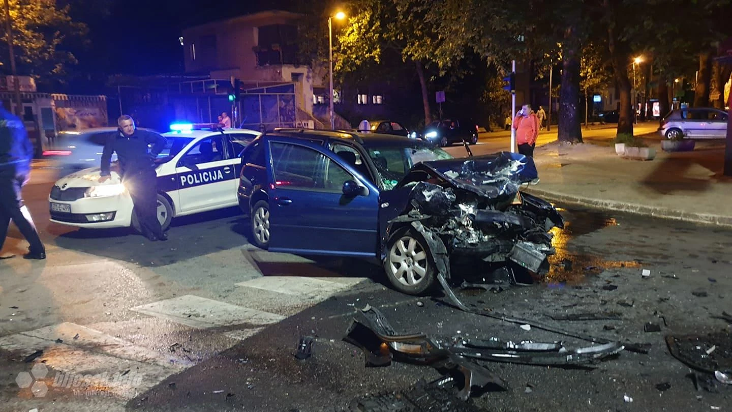 Teška nesreća na frekventnom mostarskom raskrižju