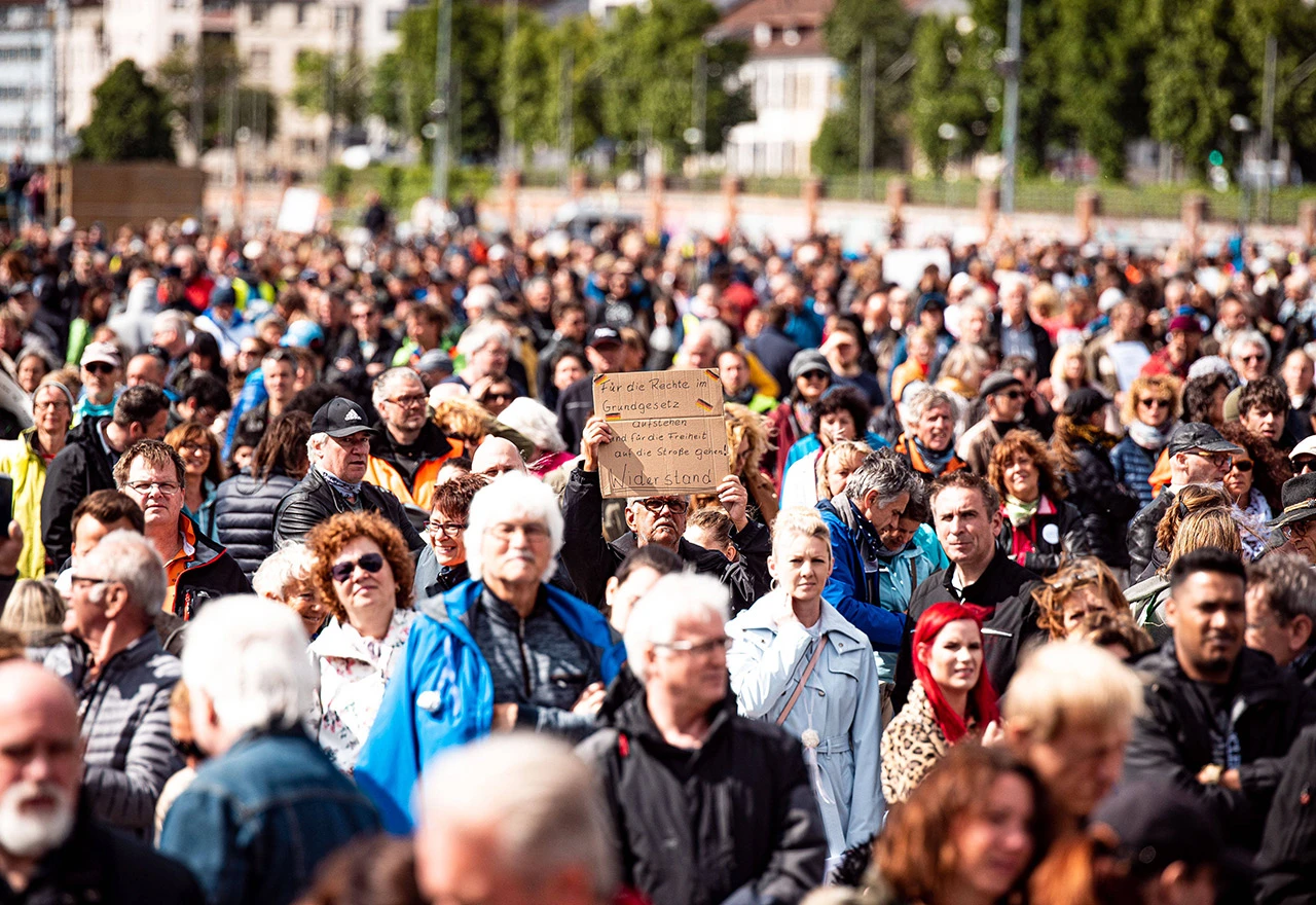 Nijemci prosvjedovali zbog restrikcija