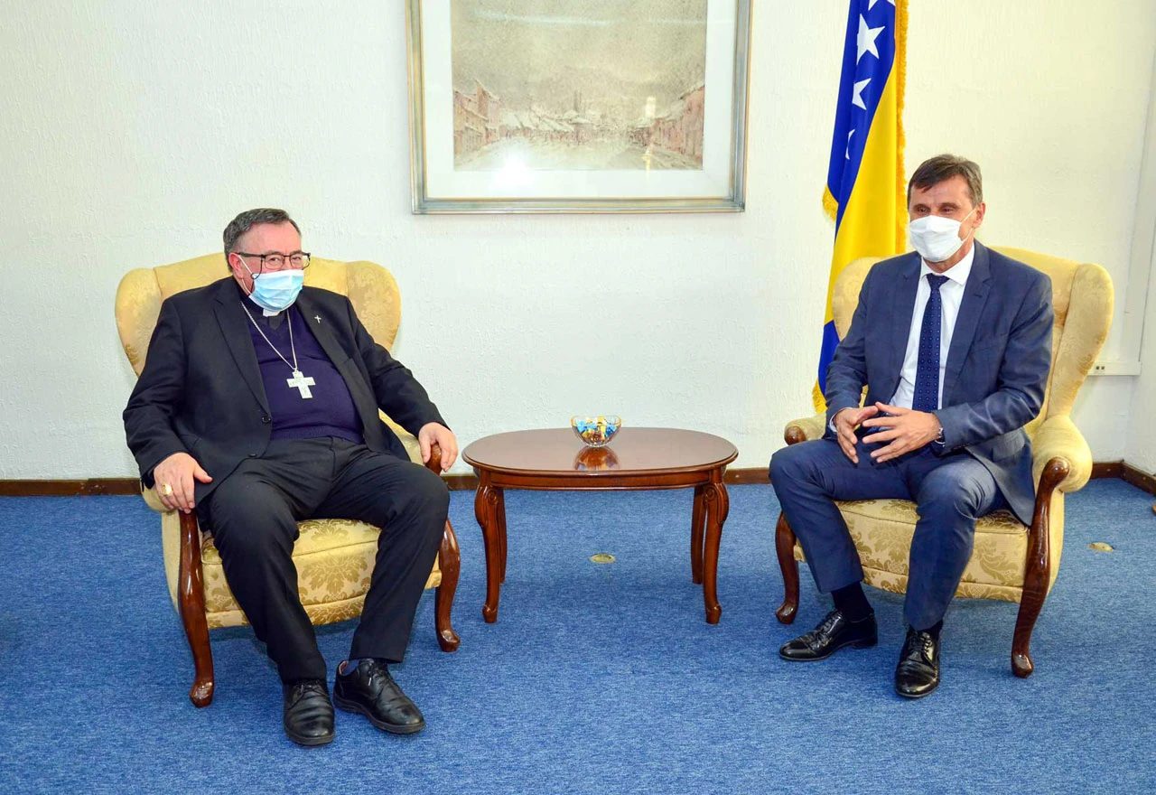Kardinal Puljić se požalio Novaliću na slabu financijsku podršku