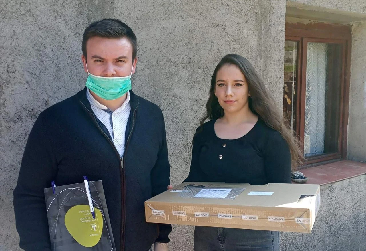 Osigurana oprema za praćenje online nastave za još 180 učenika