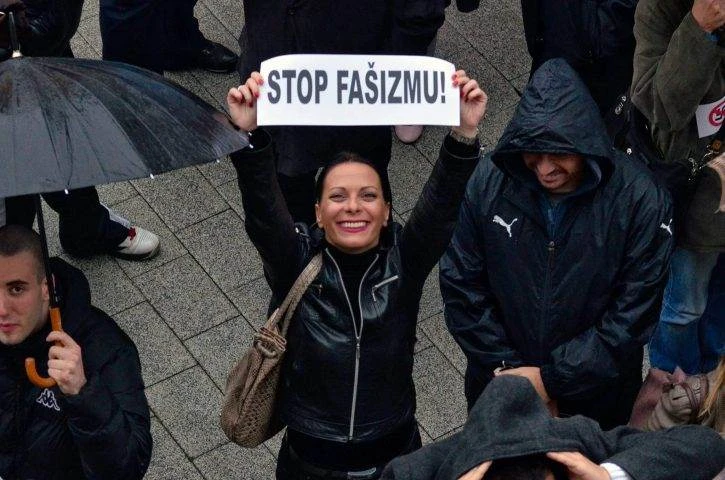 Uhićena novinarka najavila tužbu protiv premijerke Srbije