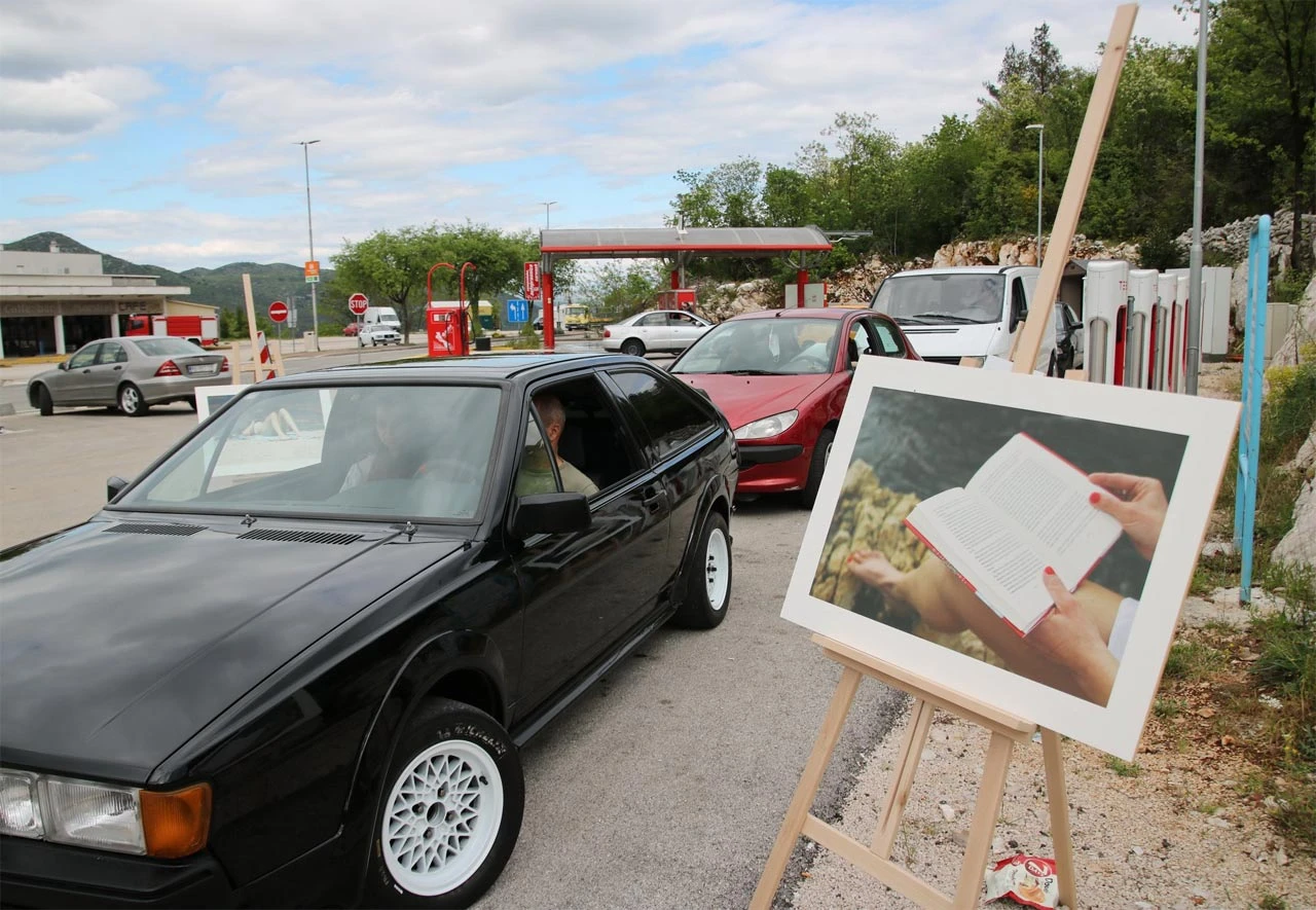 I to se može: Drive-in izložba fotografija u Vrgorcu