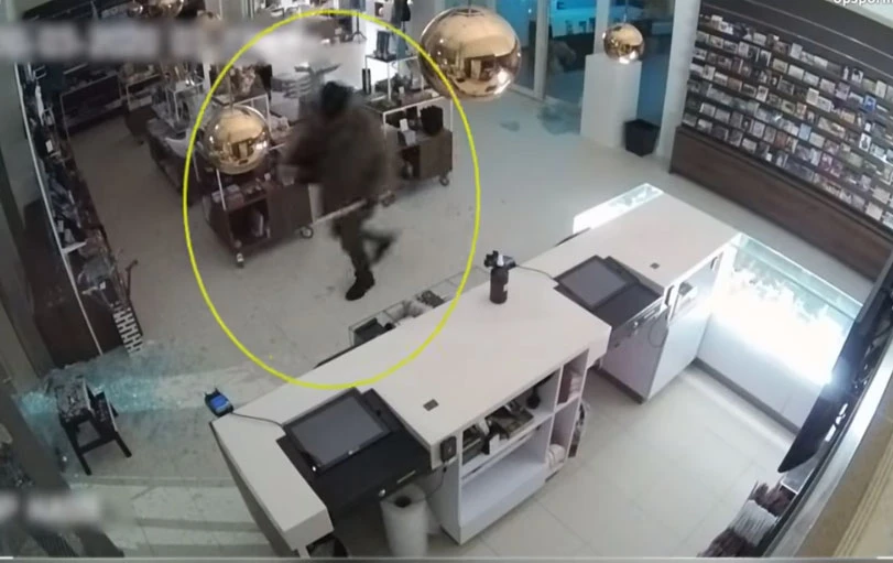 VIDEO | Snimka krađe Van Goghove slike
