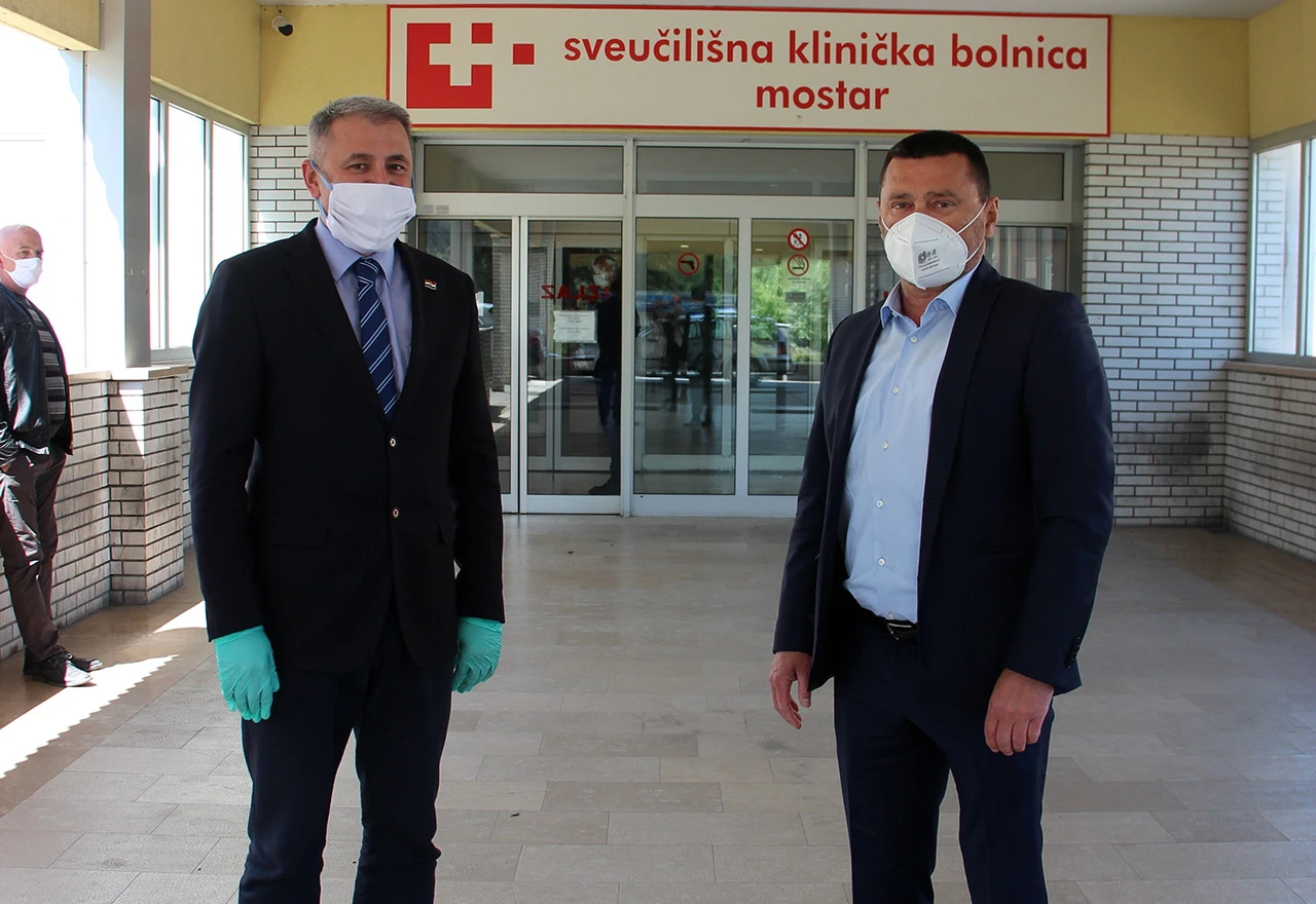 Hrvatski veleposlanik upoznao se s liječenjem od koronavirusa u Mostaru