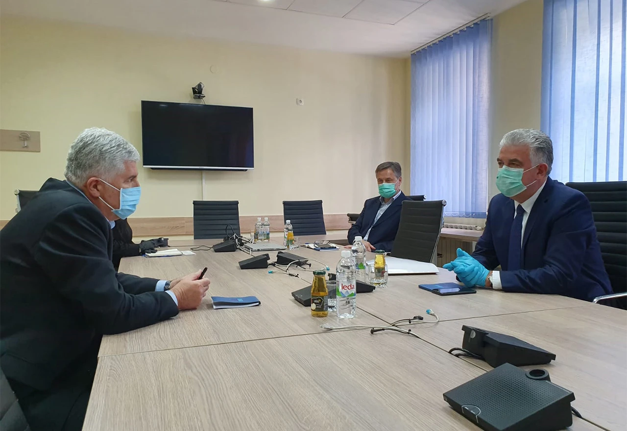 Čović s Hercegom - mora se raditi na osmišljavanju intenzivnih mjera pomoći gospodarstvu