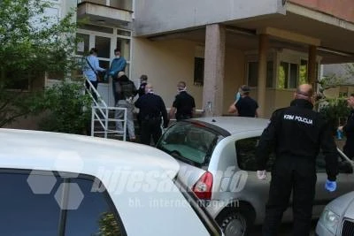 58-godišnjak kod kuće imao arsenal oružja
