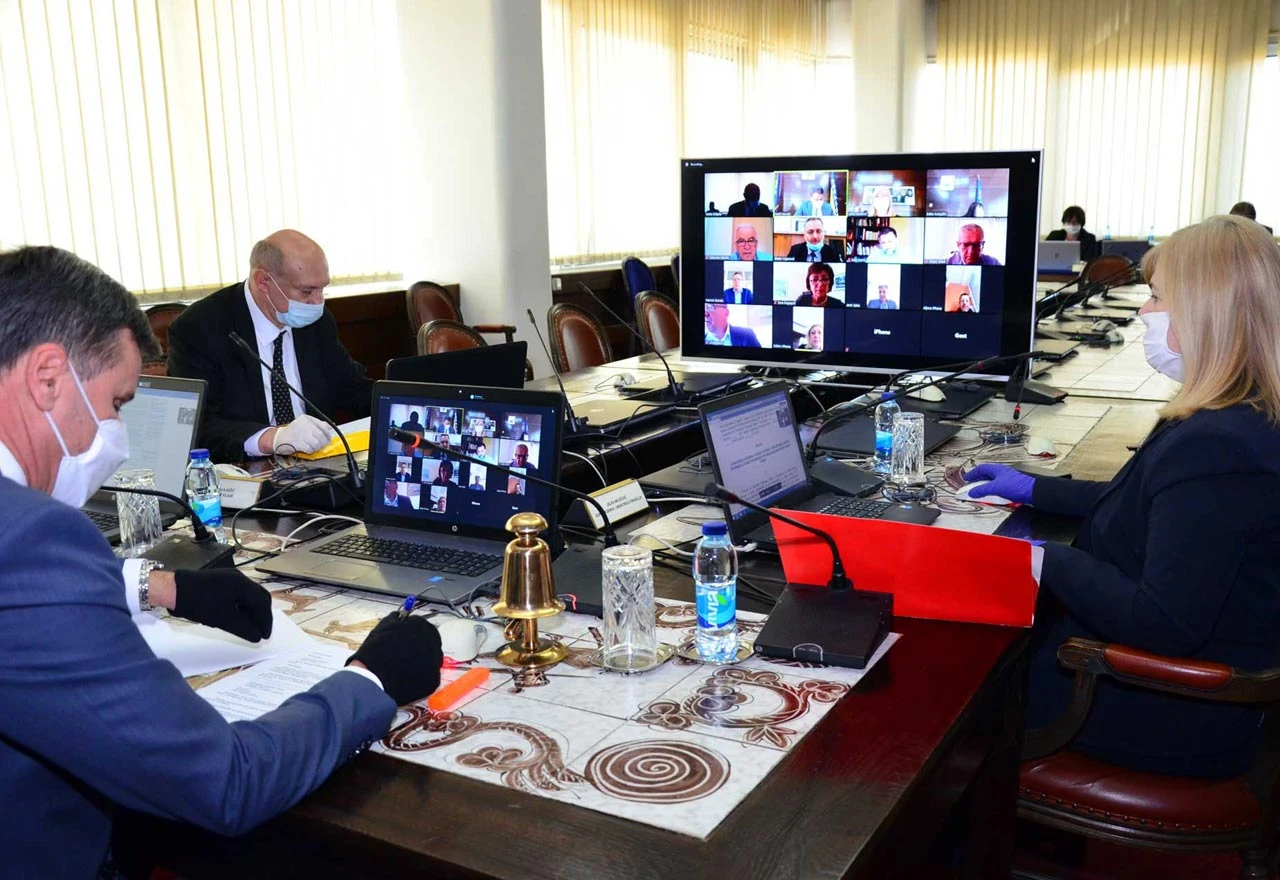 Vlada izmijenila proračun i zadužila se na 32 godine
