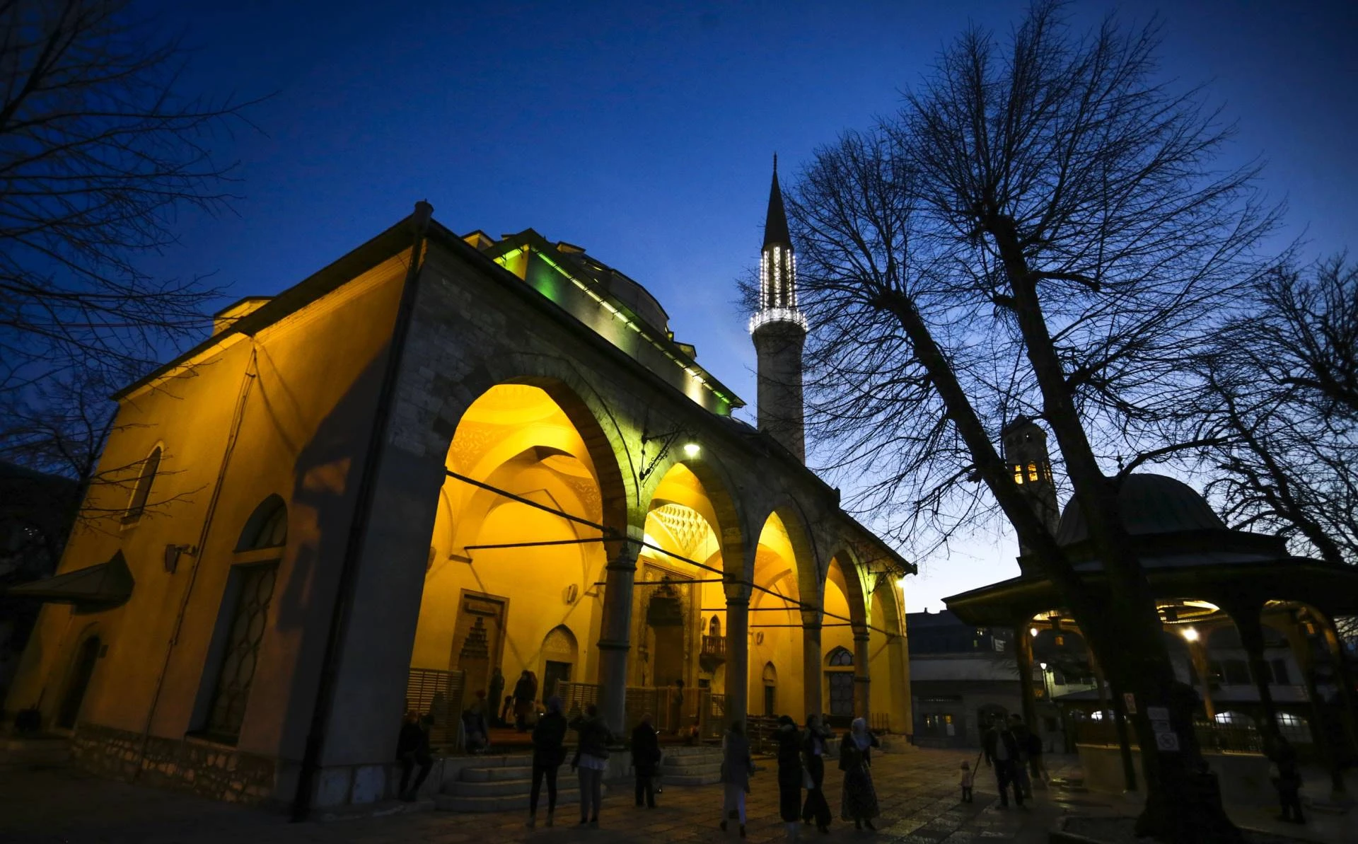 Muslimani večeras obilježavaju Mubarek noć Lejletu-l-berat