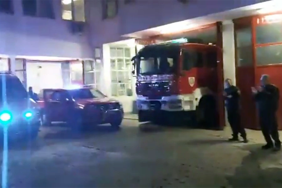 Mostarski vatrogasci na svoj način pružili podršku medicinskom osoblju